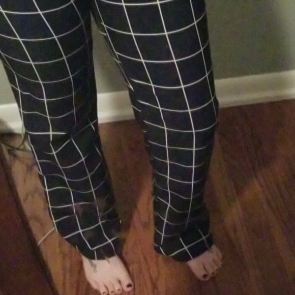 Fashion Nova 2 Piece Outfit - Picture 5 of 12